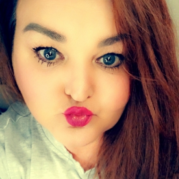 Meet your Posher, Lori - Picture 6 of 8